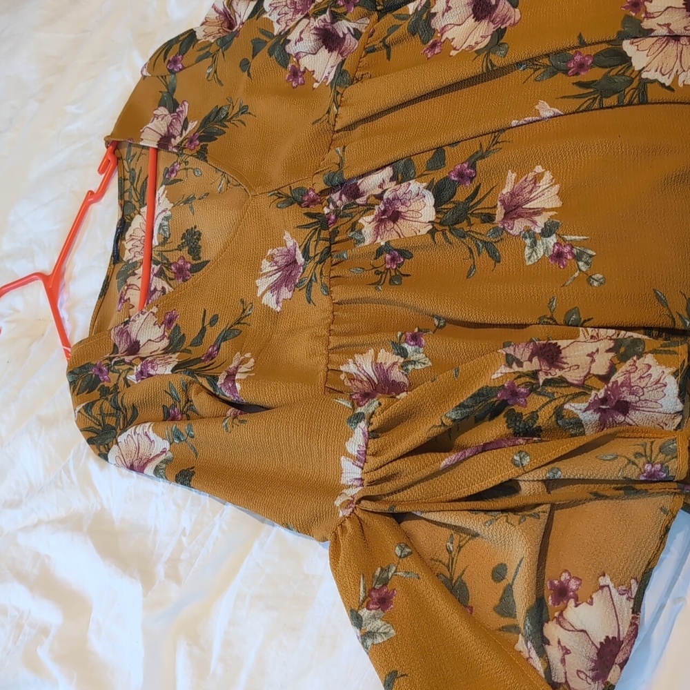 Knee length, floral.  Bell sleeves dress- boutique